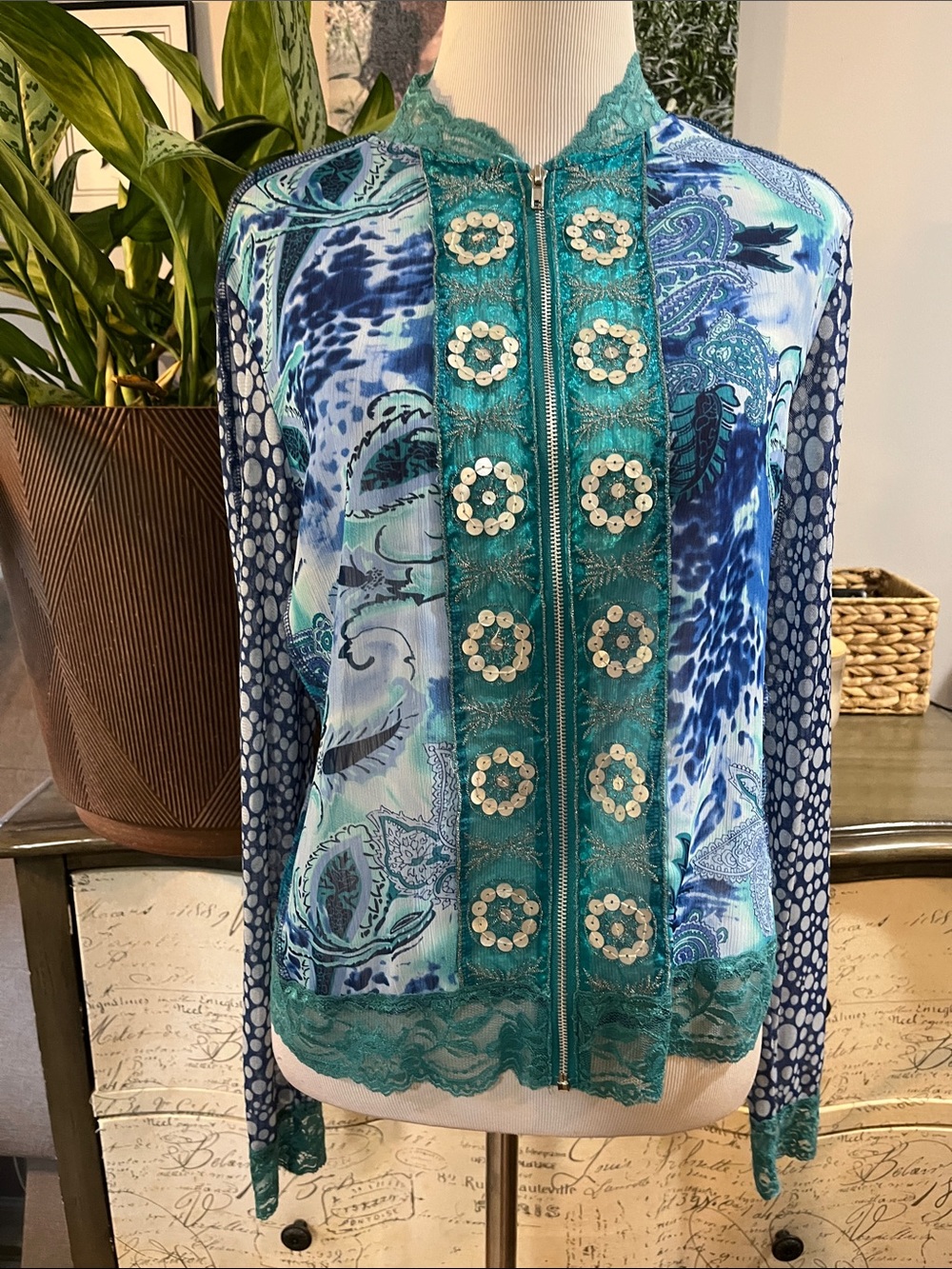 PIANO MESH ANIMAL PRINT LIGHTWEIGHT ZIP FRONT JACKET TOP BLUE GREEN SIZE MEDIUM